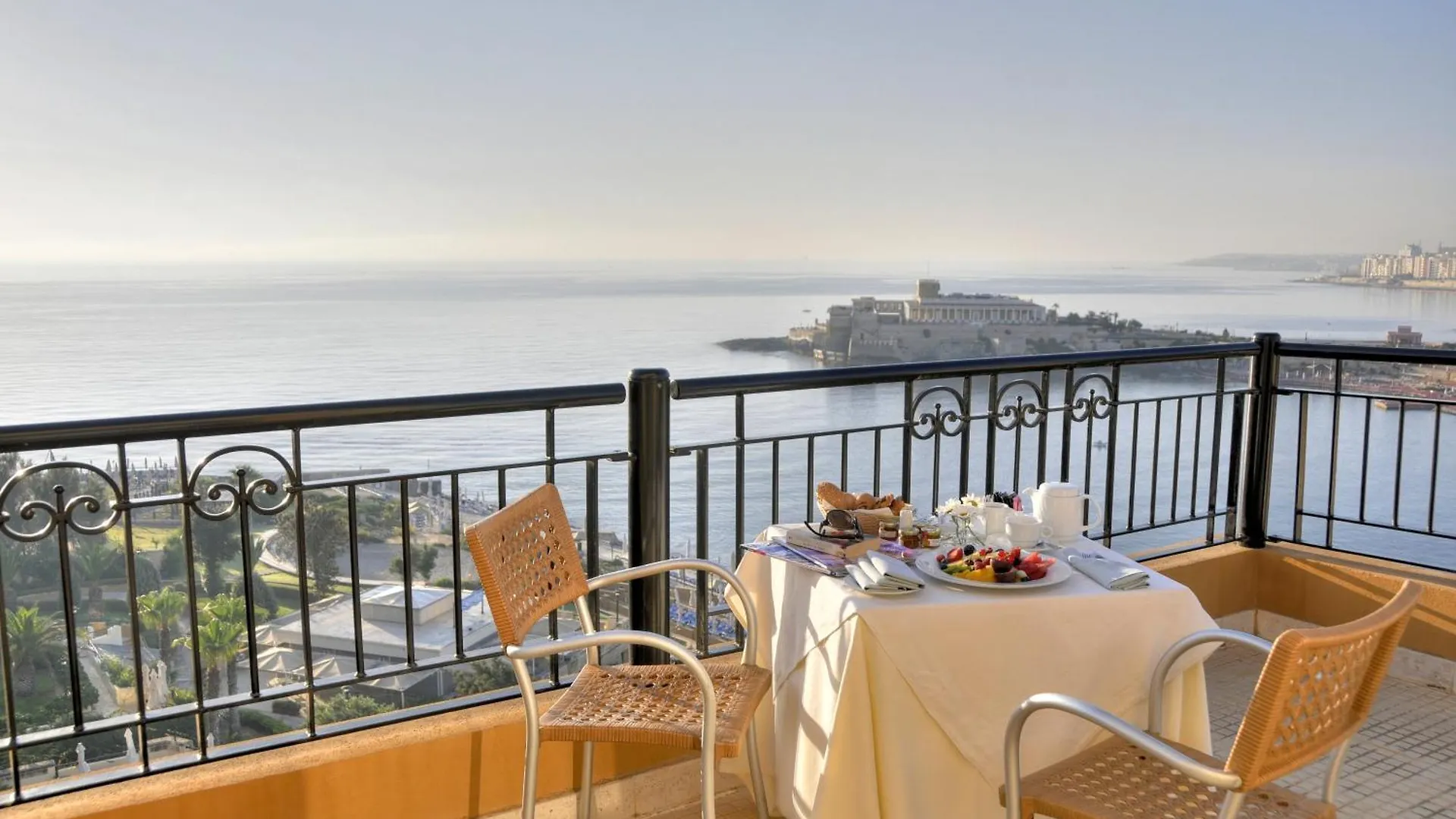 Corinthia St George'S Bay Hotel San Ġiljan